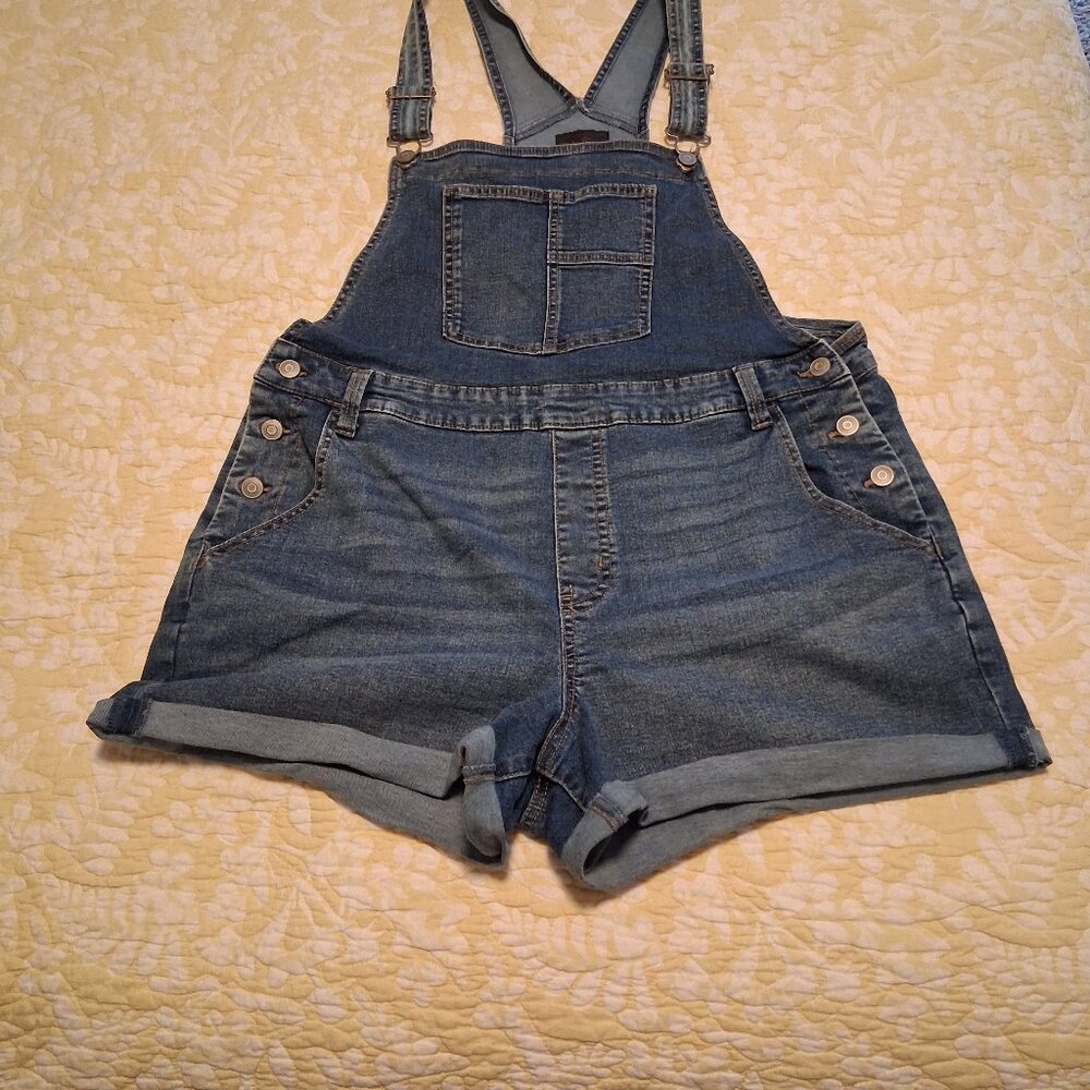 No Boundaries Shortalls, Junior size 15 - 17, Medium Blue Denim.